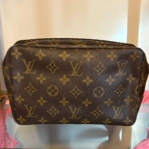 Louis Vuitton Monogram Toiletry Bag in Brown and Gold